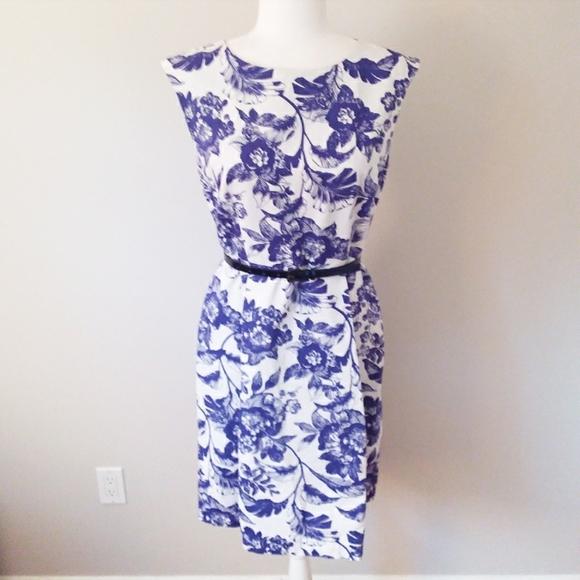 Adrianna Papell Dresses & Skirts - Adrianna Papell Navy and White Floral Dress
